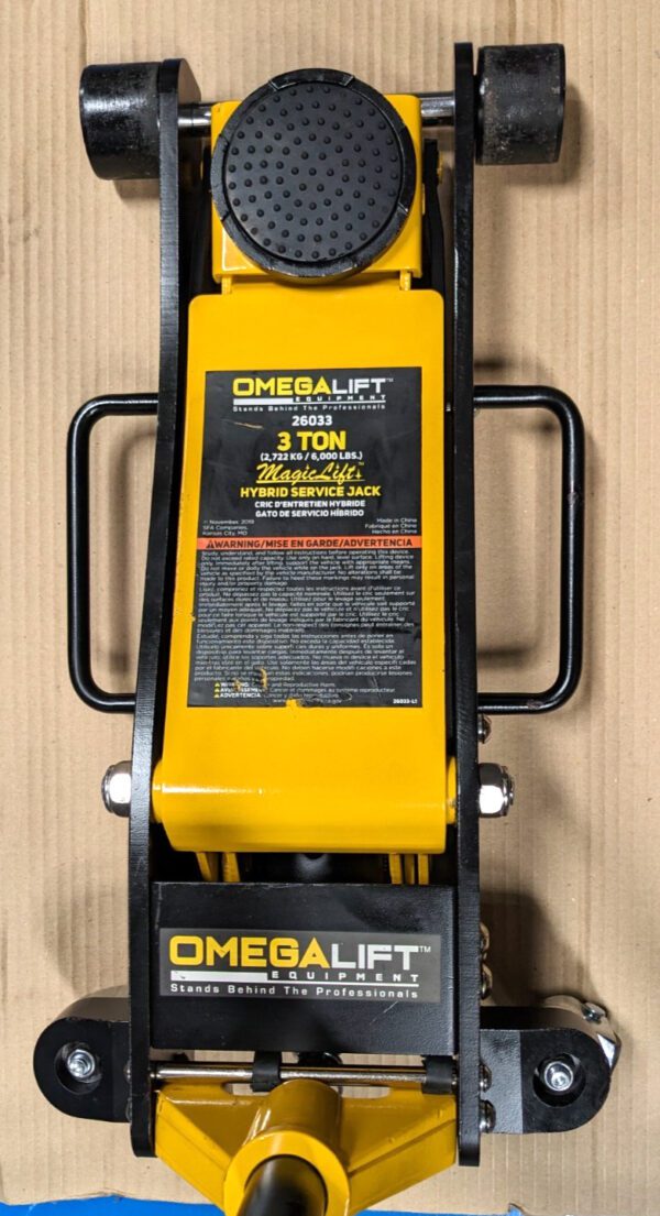 OMEGA LIFT EQUIPMENT 3 Ton Service Floor Jack 3-7/8" - 18-15/16" 26033