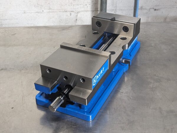 Kurt CrossOver Precision Machine Vise 6" Jaw Width 9" Opening Capacity