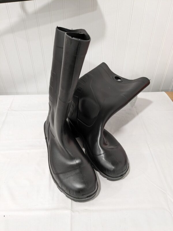 Dunlop Work Boot: Size 9, 14" High, PVC, Steel Toe 1 Pair 86776.9