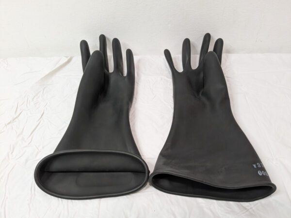 Honeywell Salisbury Rubber Insulating Gloves Class 00 Size 7 11'' Black E0011B/7