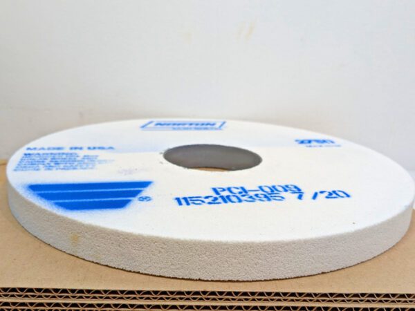 Norton Aluminum Oxide Surface Grinding Wheel 120 Grit 300X22X76.2MM 66243584549