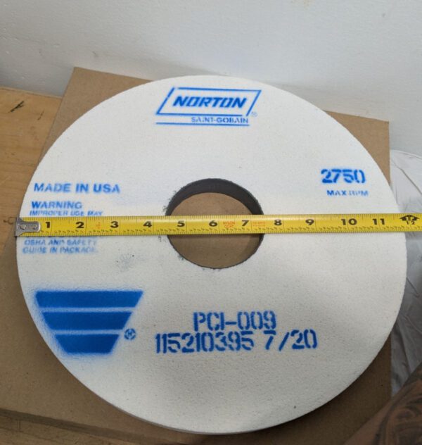 Norton Aluminum Oxide Surface Grinding Wheel 120 Grit 300X22X76.2MM 66243584549
