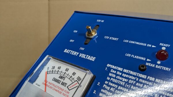 ASSOCIATED EQUIPMENT Automatic Charger / Battery Maintainer 12 & 24VDC ESS6011