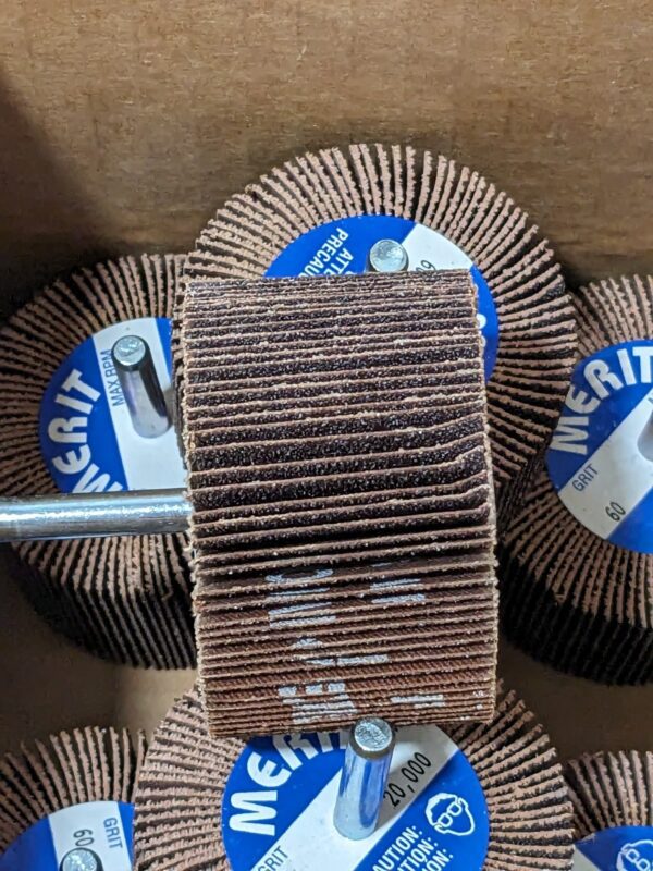 MERIT ABRASIVE Mounted Flap Wheel 2-1/2" Dia 1-1/2" Face Width Qty 7 08834137420