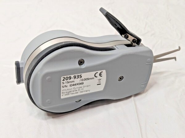 Mitutoyo Internal Digital Caliper Gauge IP67 w/Cert 5 - 15 mm Range 209-935
