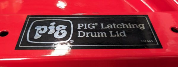 NEW PIG 55 Gallon Drum Latching Cover DRM1213A-RD Scratch & Dent
