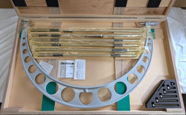 MITUTOYO Mechanical Interchangeable Anvil Micrometer 24" to 30" 104-203