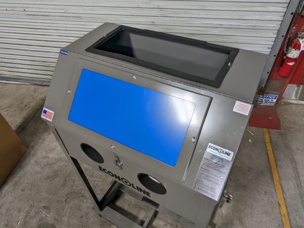 Econoline Free Standing Siphon Blast Cabinet w/ Dust Collector 101694S-A