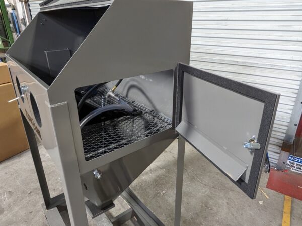 Econoline Free Standing Siphon Blast Cabinet w/ Dust Collector 101694S-A