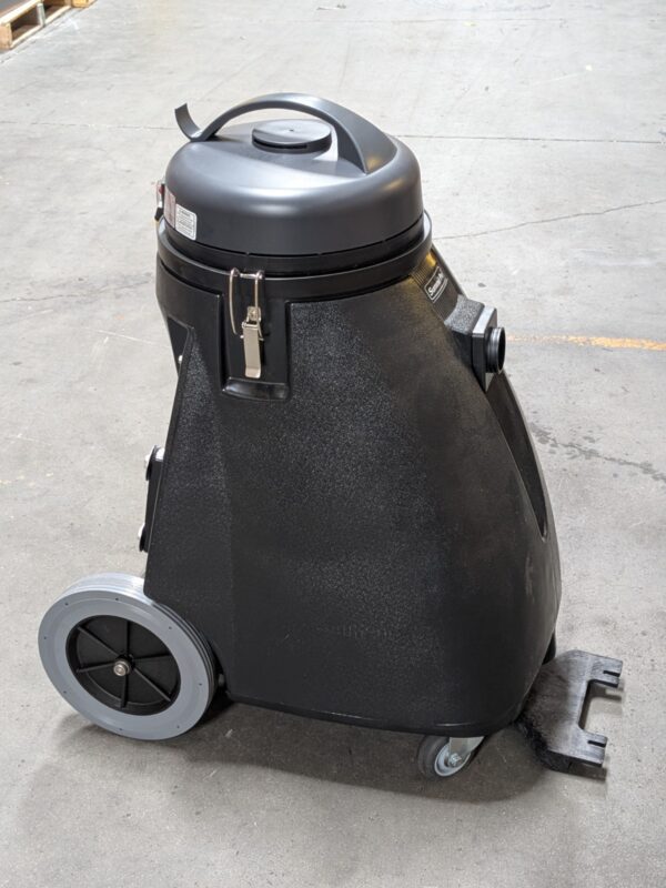 Clarke Summit Pro Wet / Dry Vacuum w/ 18" Front Mounted Squeegee CLARKE18WD