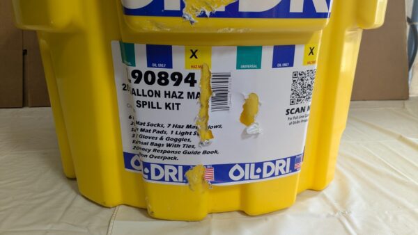 OIL-DRI Spill Kit for Chemical & Hazardous Materials 20 Gal Capacity L90894