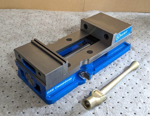 KURT Machine Vise 6" Jaw Width 9" Opening DX6 Scratch & Dent