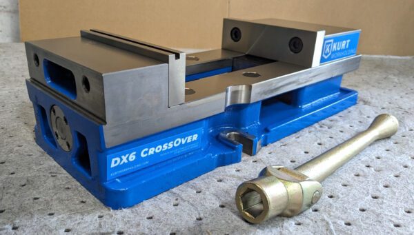 KURT Machine Vise 6" Jaw Width 9" Opening DX6 Scratch & Dent
