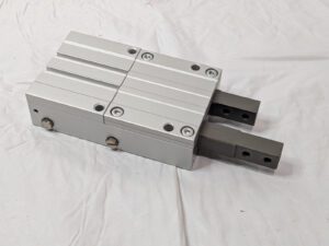 SMC Slider Guide Cylinder 2-Finger Escapement 20x20mm Stroke MIW20-20D