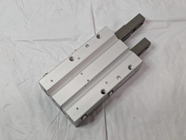 SMC Slider Guide Cylinder 2-Finger Escapement 20x20mm Stroke MIW20-20D