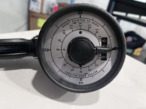 Lincoln 1/2 Inlet Thread, 1/2 Outlet Thread, Mechanical Lubricant Meter