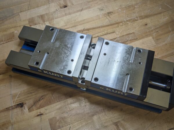 Kurt Self Centering Vise 6" Jaw Width 8" Opening Capacity SCD640