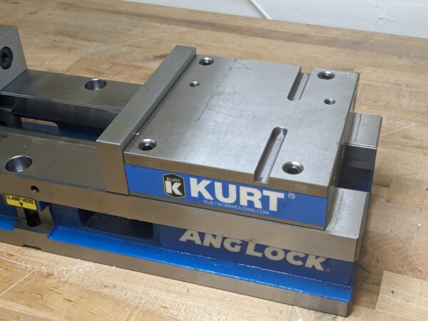 Kurt Self Centering Vise 6" Jaw Width 8" Opening Capacity SCD640