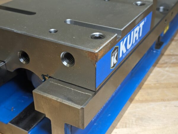 Kurt Self Centering Vise 6" Jaw Width 8" Opening Capacity SCD640