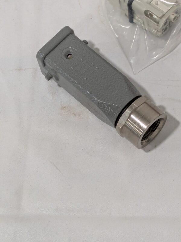 Harting Heavy Duty Power Connectors HAN KIT 4A W/ 3/8 NPT ADAPTER 7310205040001