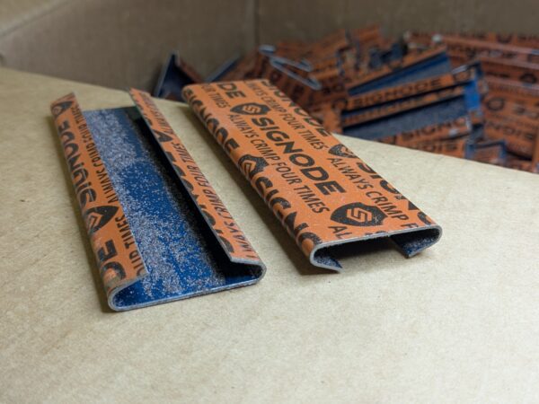 Lot of 500 Signode Steel Strapping Seals w/ Sandpaper Bottom 4-3/4" x 1-1/4"