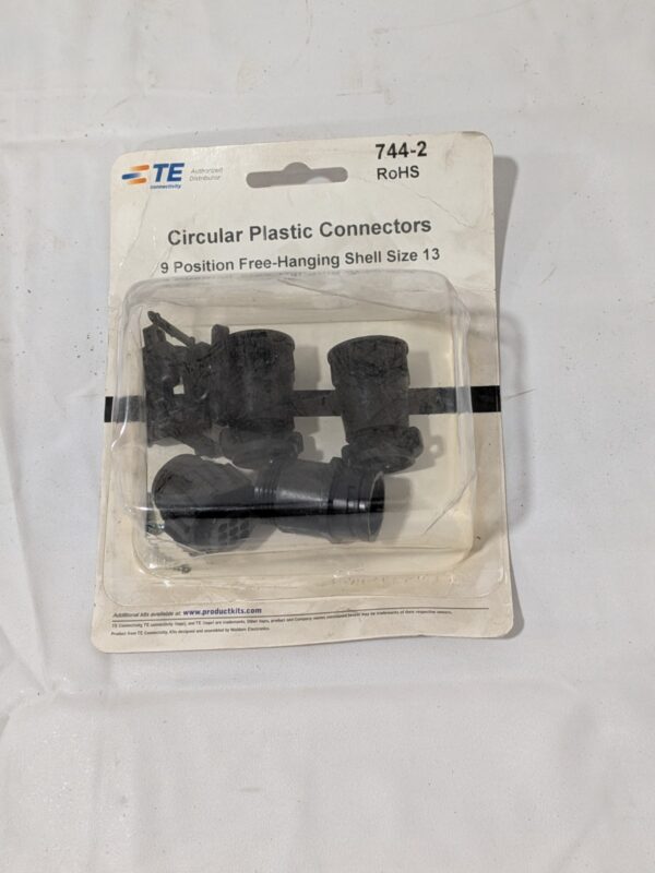 TE Connectivity Panel Mount Plug and Receptacle Kit 744-2