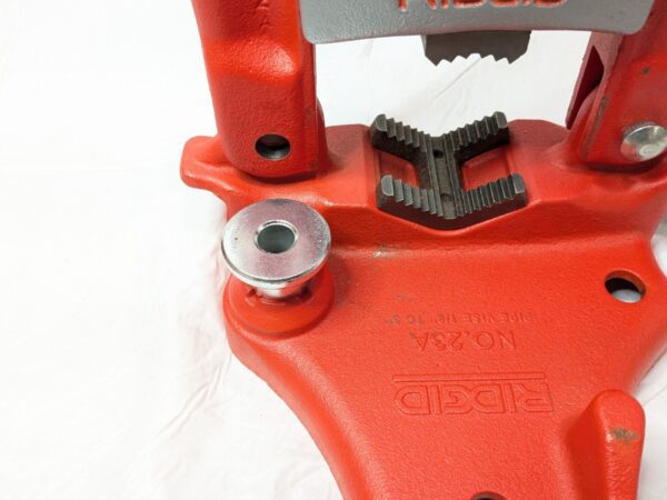 RIDGID Bench Yoke Vise 1/8 - 3"/3-75MM No 23A 40090 INCOMPLETE