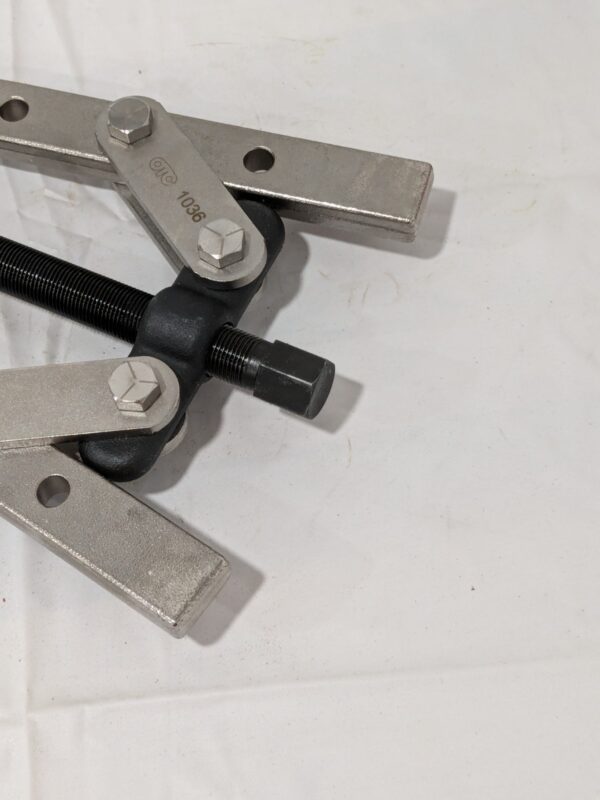 OTC Long Puller 9-1/2" Spread, 7 Ton Capacity, 1036