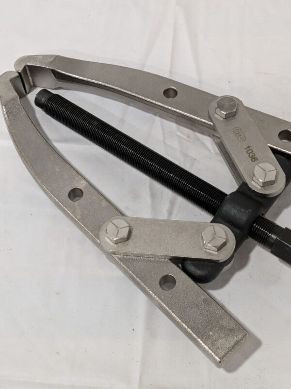 OTC Long Puller 9-1/2" Spread, 7 Ton Capacity, 1036