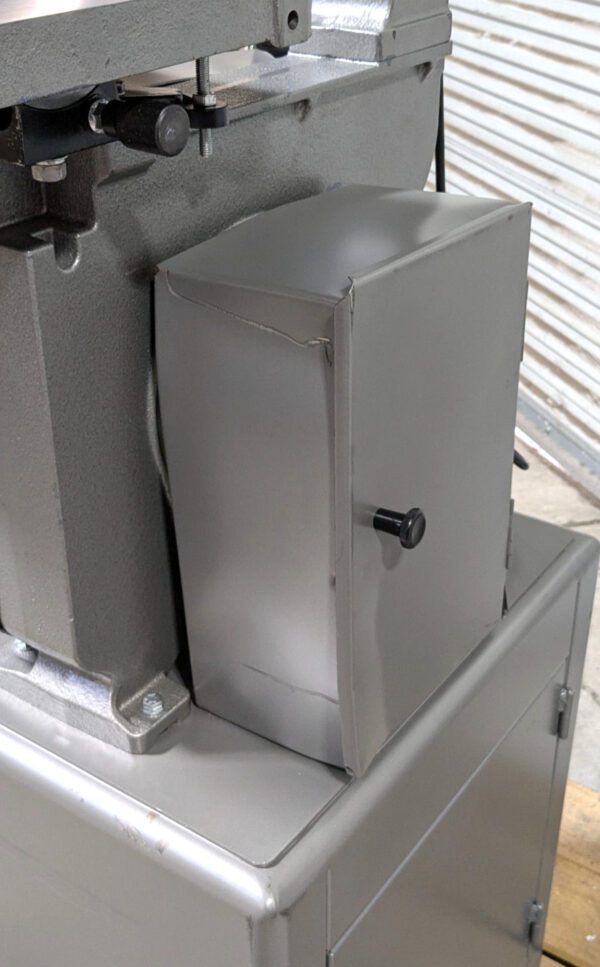 JET J-8201K 14" Vertical Bandsaw 1HP - 115/230V 1PH 414500 *Scratch & Dent*