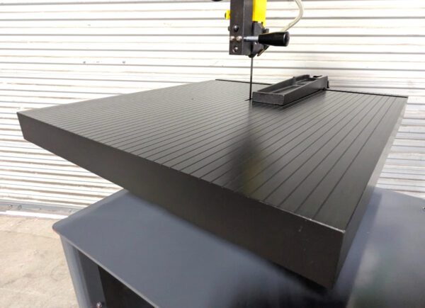 DAKE V-16 Vertical Bandsaw - 220/440V 3PH 2HP 987030 *Shipping Damage*