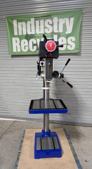 Vectrax Mill / Drill 20" Swing 2hp 220V 3ph 3MT RF-401V/3VTX *Scratch & Dent*