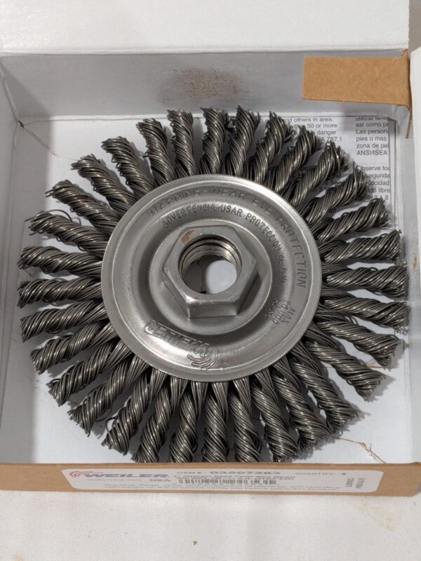 WEILER Wheel Brush: 4" Dia, 3/16" Width, 0.0200" Wire Dia, Knotted 94653