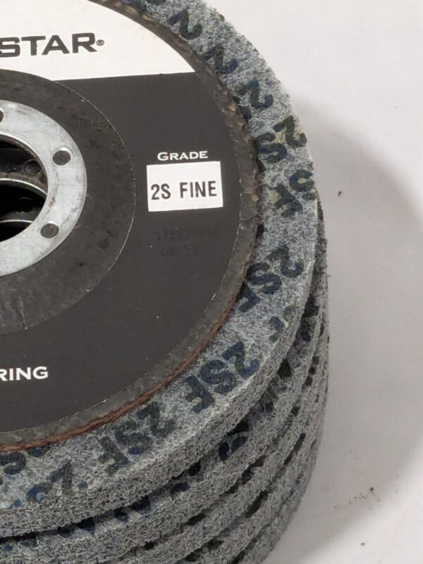 Brite Star Deburring Disc: 4-1/2" Dia, 7/8" Hole, Fine Grade Qty 5 66261112570