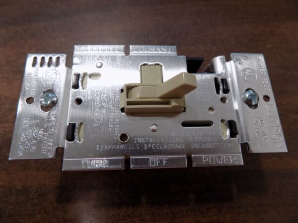 Lutron 3-way Preset On/Off Toggler-Switch Slide Dimmer AY-603PNL-IV Ivory