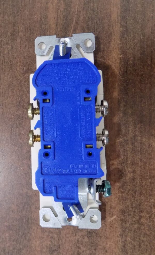 Lutron SCR-15-ES Claro 15A Duplex Receptacle Eggshell