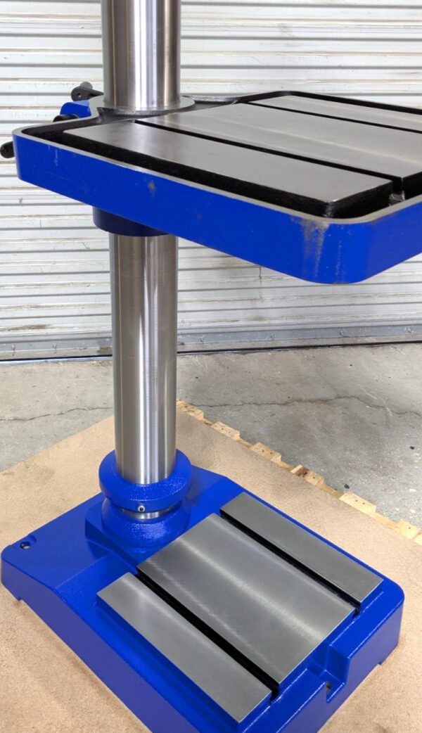 VECTRAX MILL / DRILL PRESS 1 hp 220 V 3ph 3MT RF-40HS/3 *Scratch & Dent*