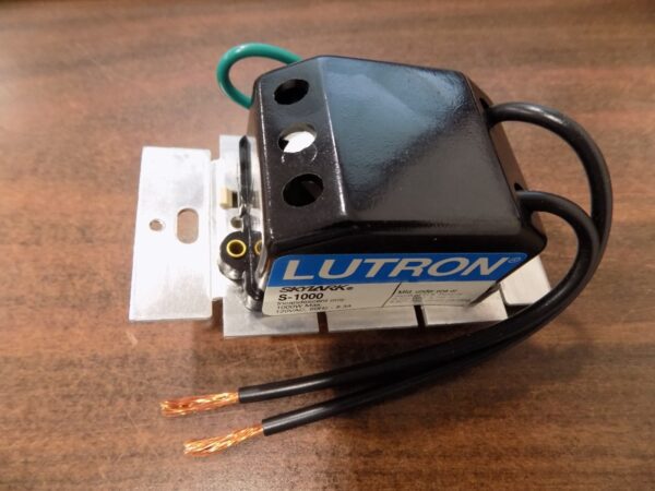 Lutron S-1000-IV Skylark Slide-To-Off Single Pole Dimmer 1000W Max Ivory