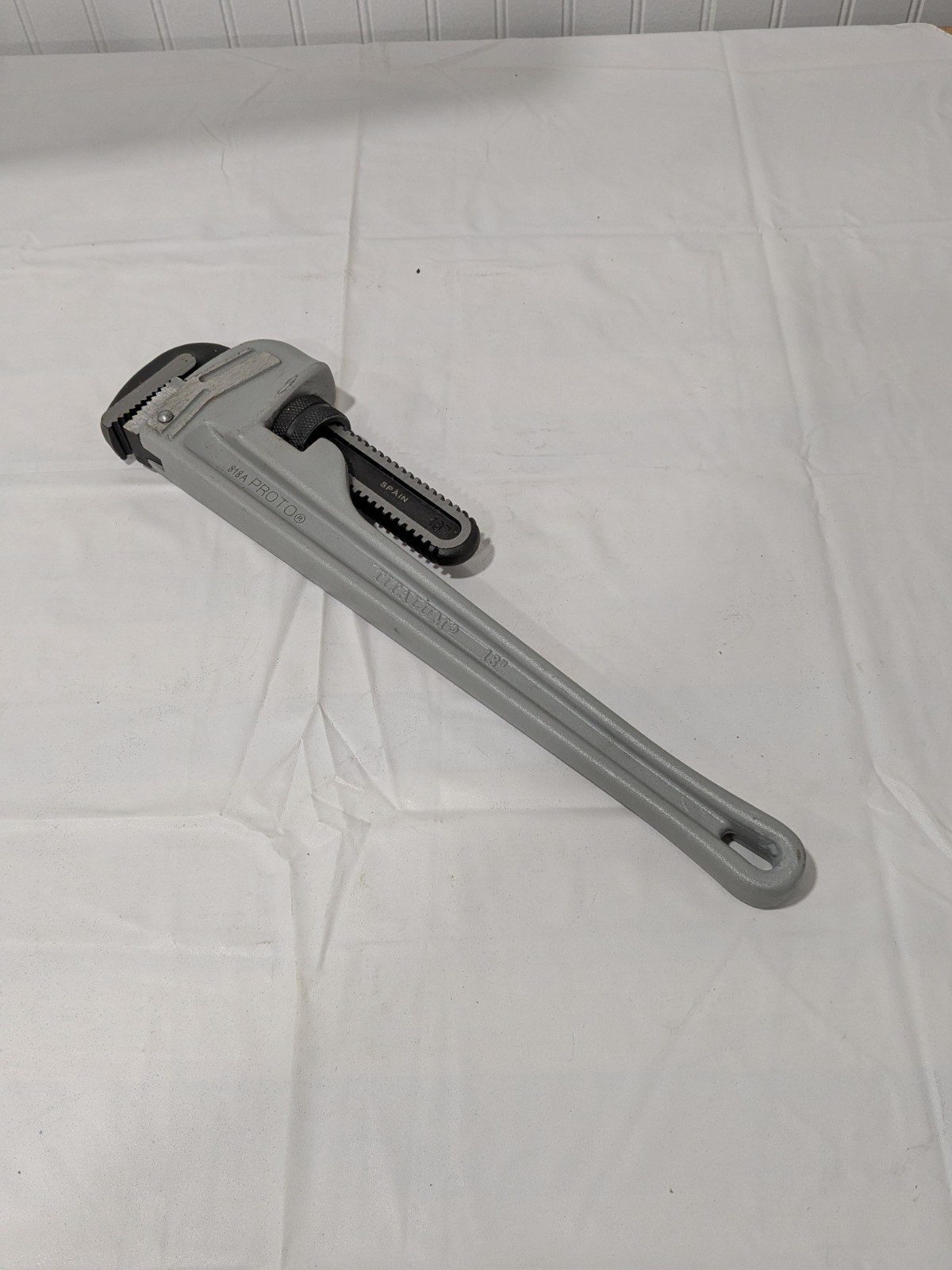 PROTO Straight Pipe Wrench: 1-1/2 to 3-1/2", 18" OAL, Aluminum J818A