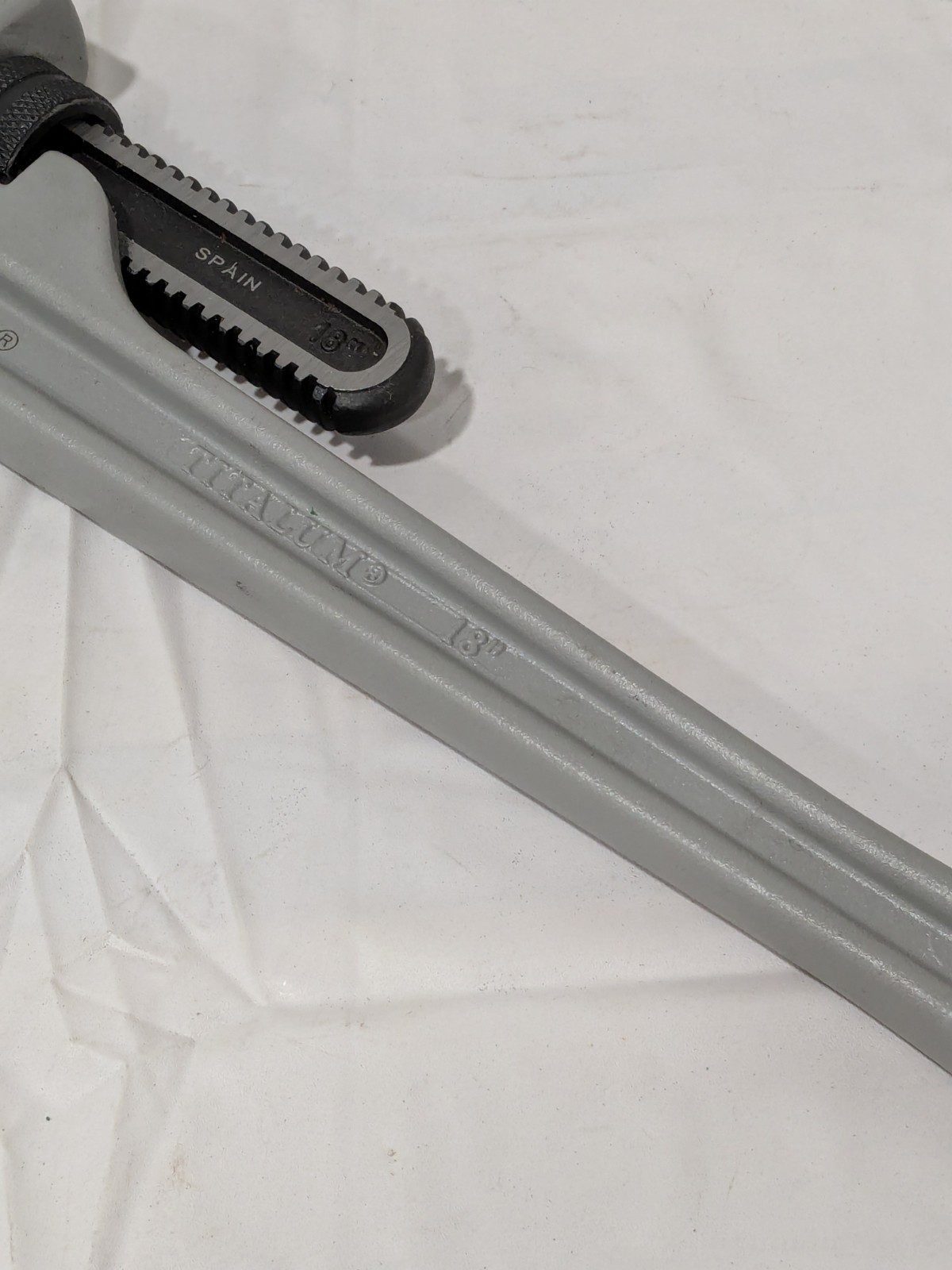 PROTO Straight Pipe Wrench: 1-1/2 to 3-1/2", 18" OAL, Aluminum J818A