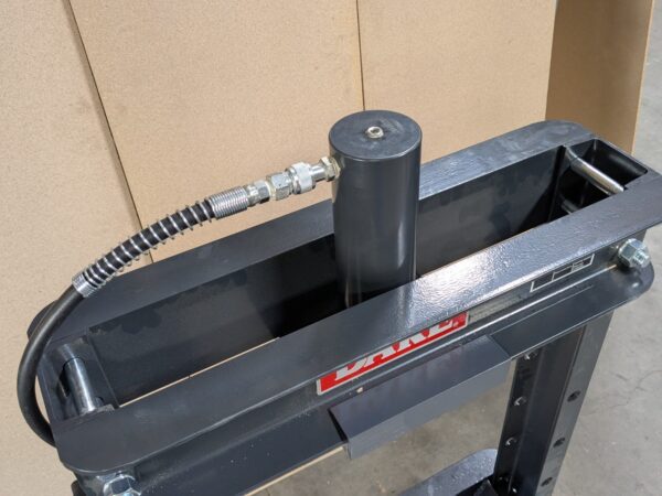 Dake Manual Hydraulic Shop Press 20 Ton Max. Pressure 8" Stroke 972220