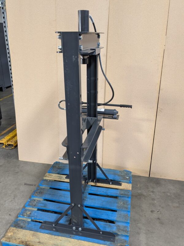 Dake Manual Hydraulic Shop Press 20 Ton Max. Pressure 8" Stroke 972220