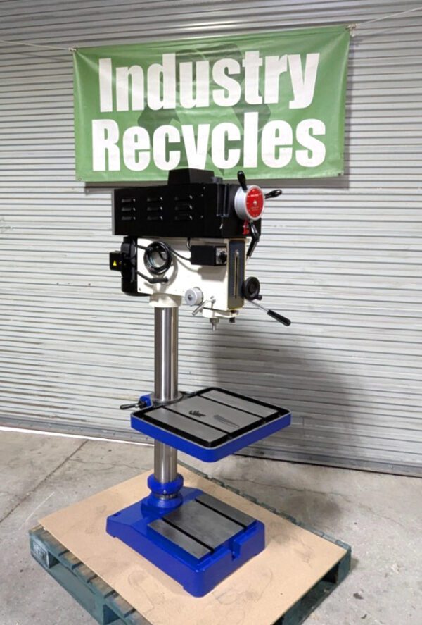 Vectrax Mill / Drill Machine 20" Swing 170 - 2000 RPM 220v 3ph *Scratch & Dent*