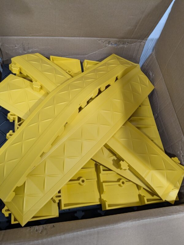 Ergo Advantage Safe-Flex Interlocking Antifatigue Mat Kit Vinyl 3ft x 3ft A1BZ1