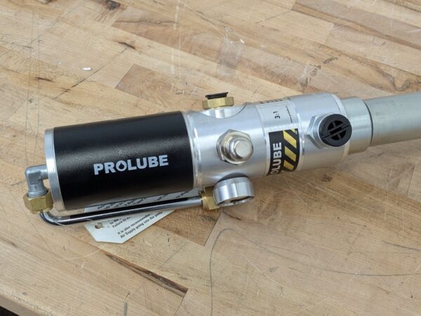 Pro Lube Air Operated Oil Pump for 55 Gal. Drums 3.7 Gal/min. 3:1 Ratio Damaged