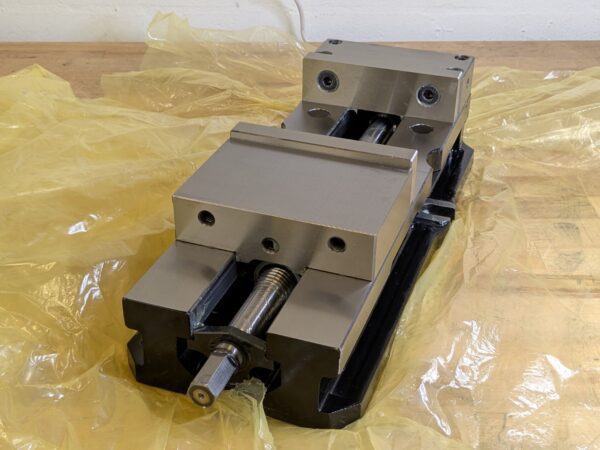 GS Tooling Precision Milling Machine Vise 6" Jaw Width 9" Opening 327320