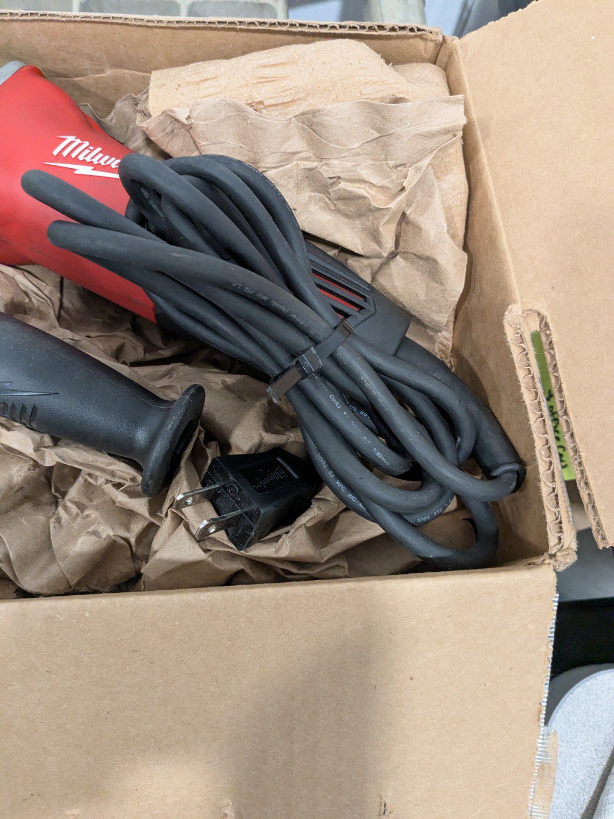 Milwaukee Corded Angle Grinder: 4-1/2" Wheel Dia, 11,000 RPM 6130-33 INCOMPLETE