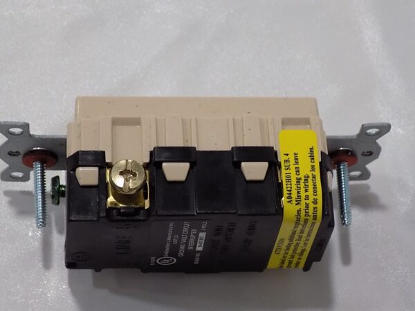 Lutron SCR-15-GFCI-DS Satin Colors 15A GFCI Electrical Socket Receptacle