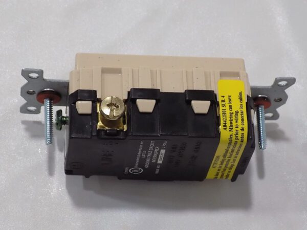 Lutron SCR-15-GFCI-DS Satin Colors 15A GFCI Electrical Socket Receptacle