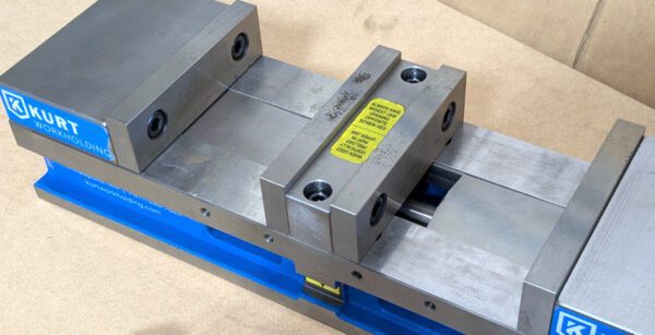 Kurt Double-Station Machine Vise 6" Jaw Width 4" Jaw Opening *Lightly Used*
